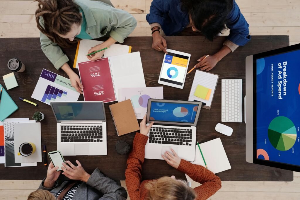 Small Circles, Real Money How Micro-Communities Are Quietly Powering the Creator Economy